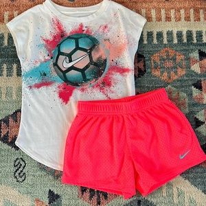 Nike soccer matching set - size 4-5 (small) - EUC